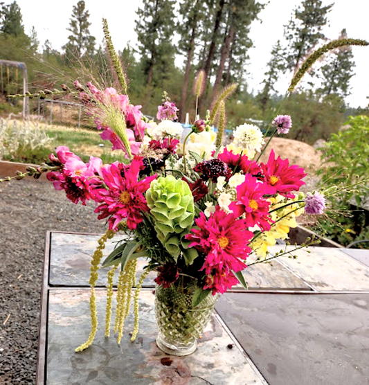Medium bouquet whole subscription